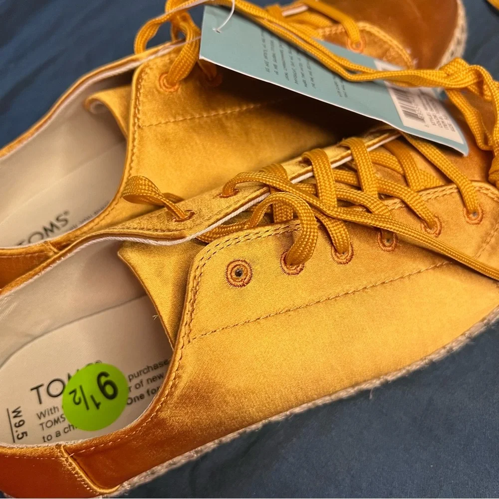 TOMS Yellow Gold Satin Lace Up Espadrille Sneaker NWT Women’s 9.5
